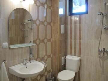 Фото номера Двухместный номер с 1 кроватью и террасой Гостевой дом Guest House Lefterova г. Котел 12