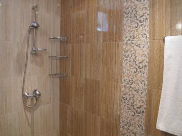 Фото номера Двухместный номер с 1 кроватью и террасой Гостевой дом Guest House Lefterova г. Котел 7
