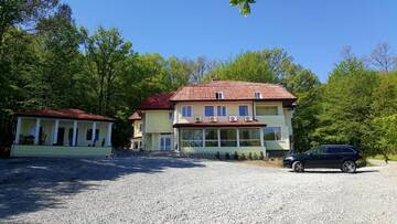 Фотографии Отель Hotel & Restaurant Chukarite г. Котел (Болгария) №4 Фото Отель Hotel & Restaurant Chukarite г. Котел 4