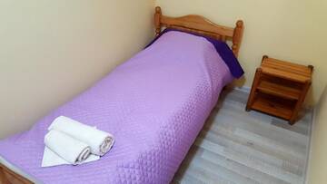 Фото номера Четырехместный номер Отель Hotel &amp; Restaurant Chukarite г. Котел 3