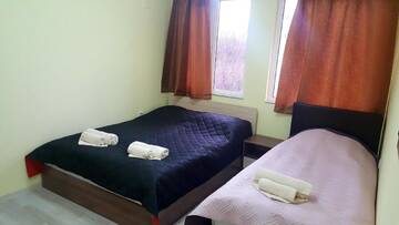 Фото номера Семейный номер с видом на горы Отель Hotel &amp; Restaurant Chukarite г. Котел 3