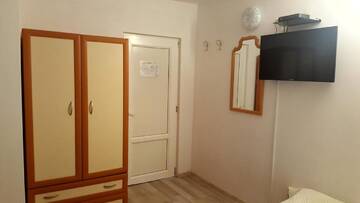 Фото номера Четырехместный номер эконом-класса Отель Hotel &amp; Restaurant Chukarite г. Котел 5
