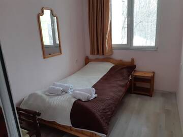 Фото номера Четырехместный номер с балконом Отель Hotel &amp; Restaurant Chukarite г. Котел 2